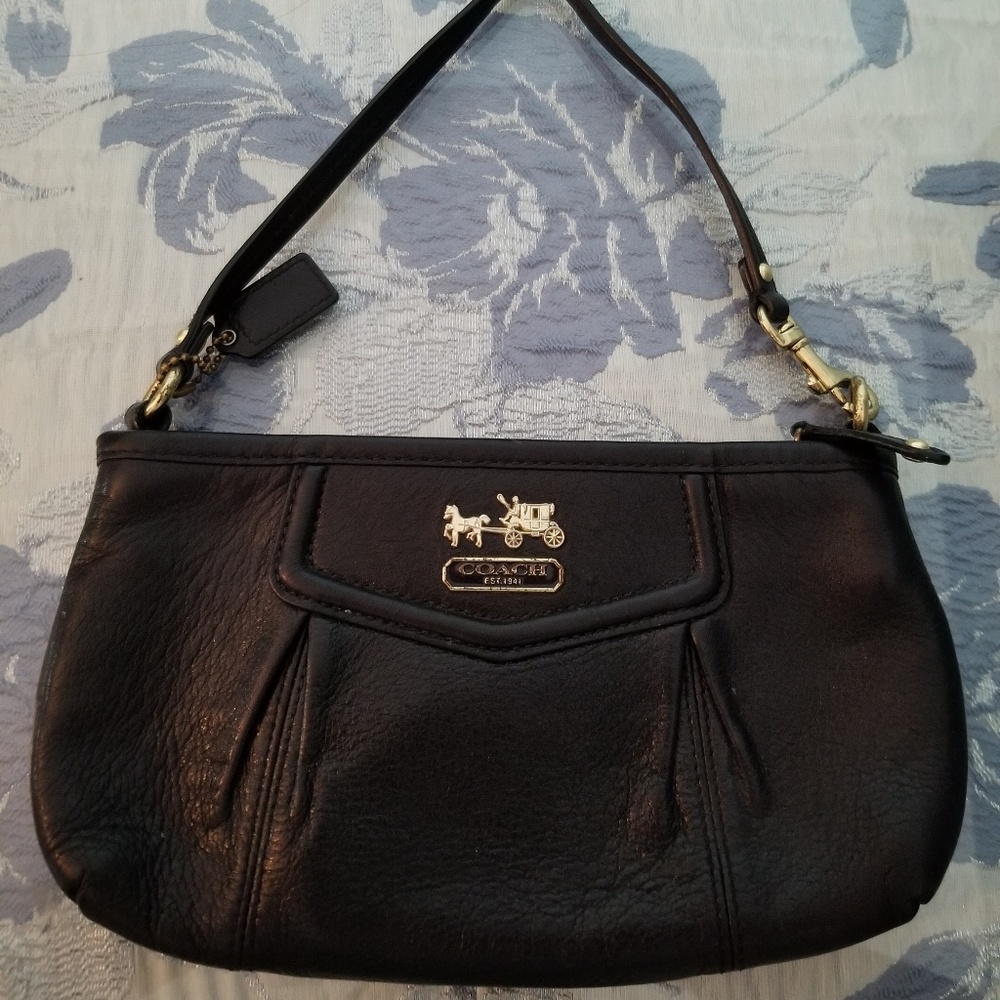 Coach - Wristlet (Black with Red lining)⁰